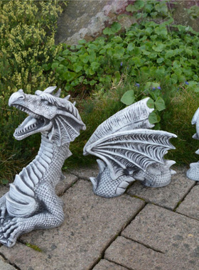 极速Resin decorative ornaments, black and whiQte three secti