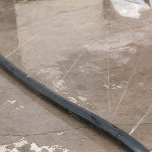 渗灌滴灌灌溉设备浇花水管输水带喷灌带pe料喷灌管浇水管灌溉管