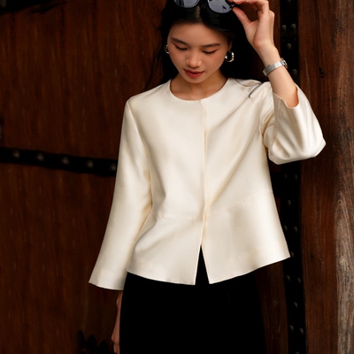 小个子春季轻奢丝毛短外套女