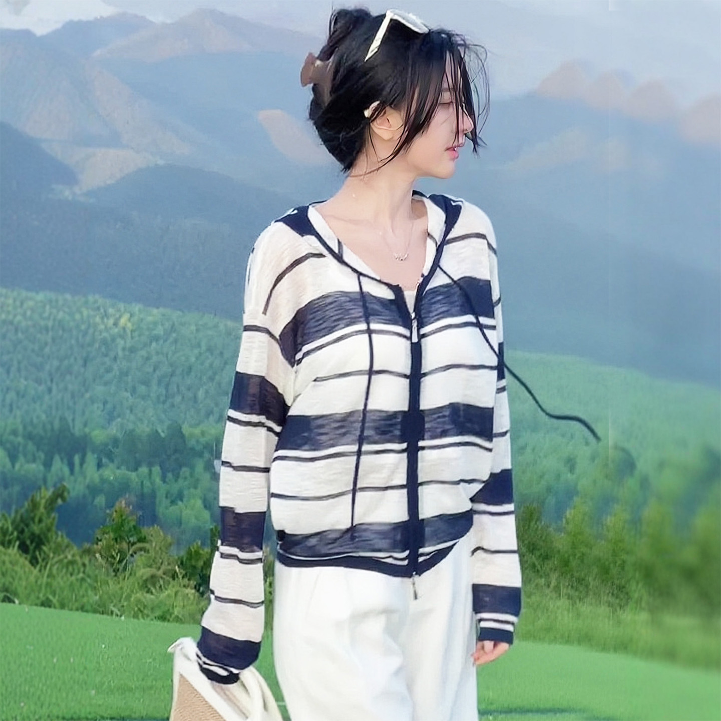 条纹撞色连帽防晒外套拉链开衫女