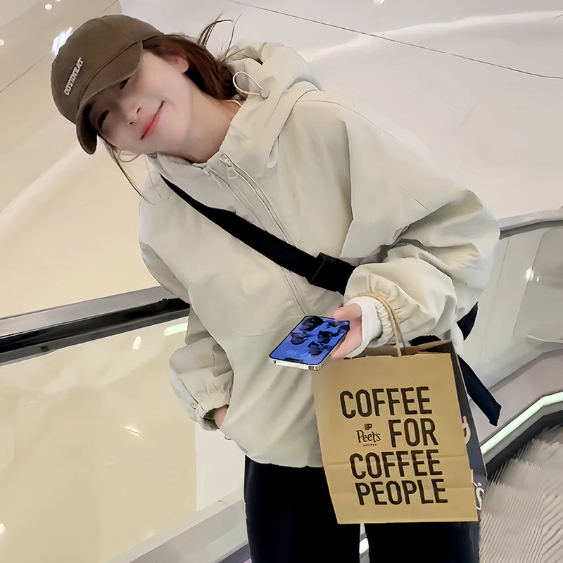 短款连帽时尚外套女2025新款宽松