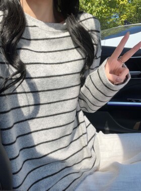 条纹圆领磨毛打底衫女秋冬新款撞色内搭宽松加厚洋气百搭长袖上衣