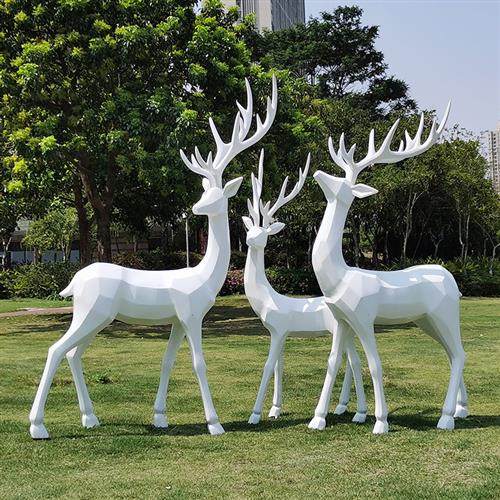 抽象鹿摆件户外玻璃钢几何块面鹿雕塑园林景观公园绿地装饰美陈