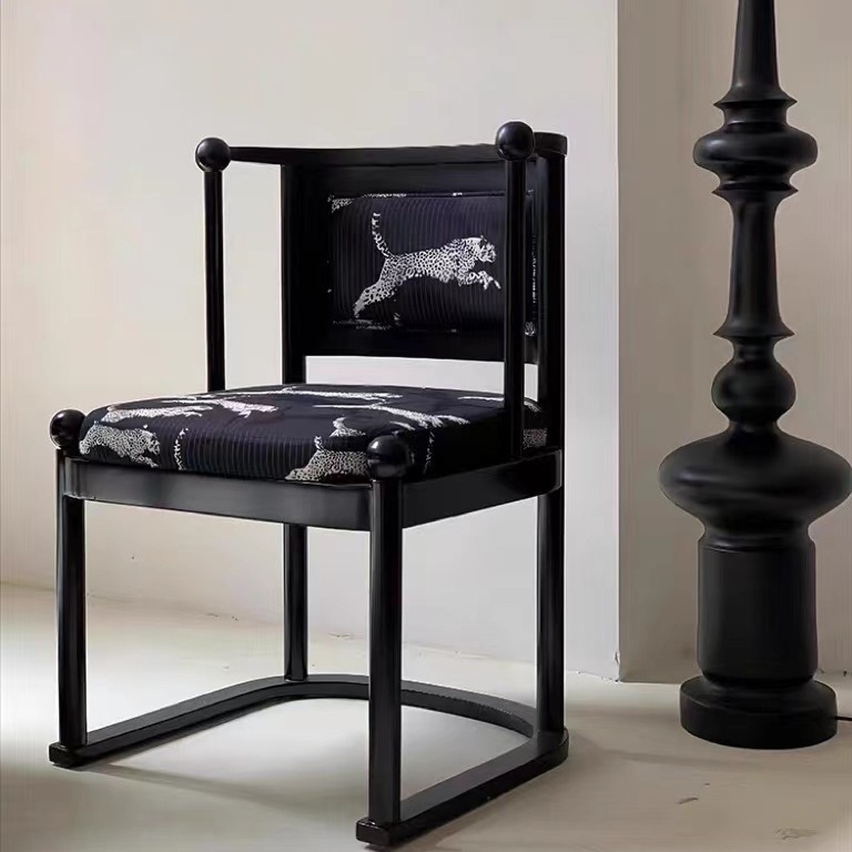 豹豹椅设计师款实木靠背椅法式中古餐桌椅子扶手椅复古靠背椅子