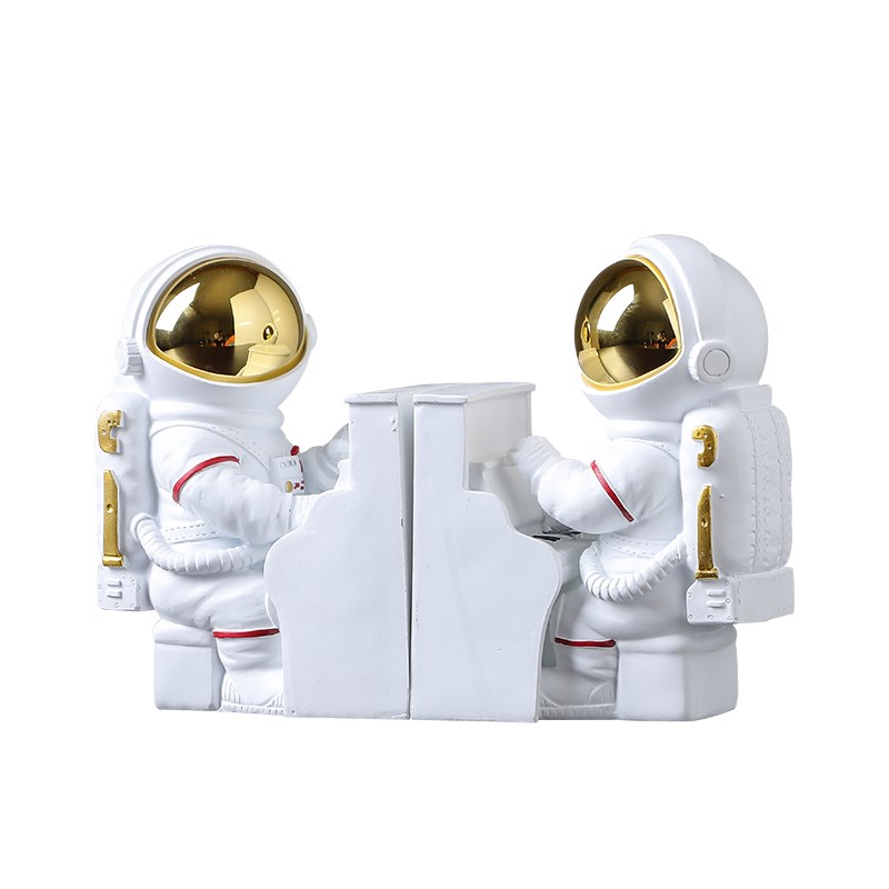 童趣创意可爱小型宇航员桌面书立书挡模型办公室简约风高中生书桌