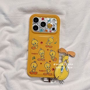 ins风网红卡通小黄鸭带挂件适用苹果17手机壳iphone16promax高级感17pro保护壳硅胶15新款防摔全包镜头女款软