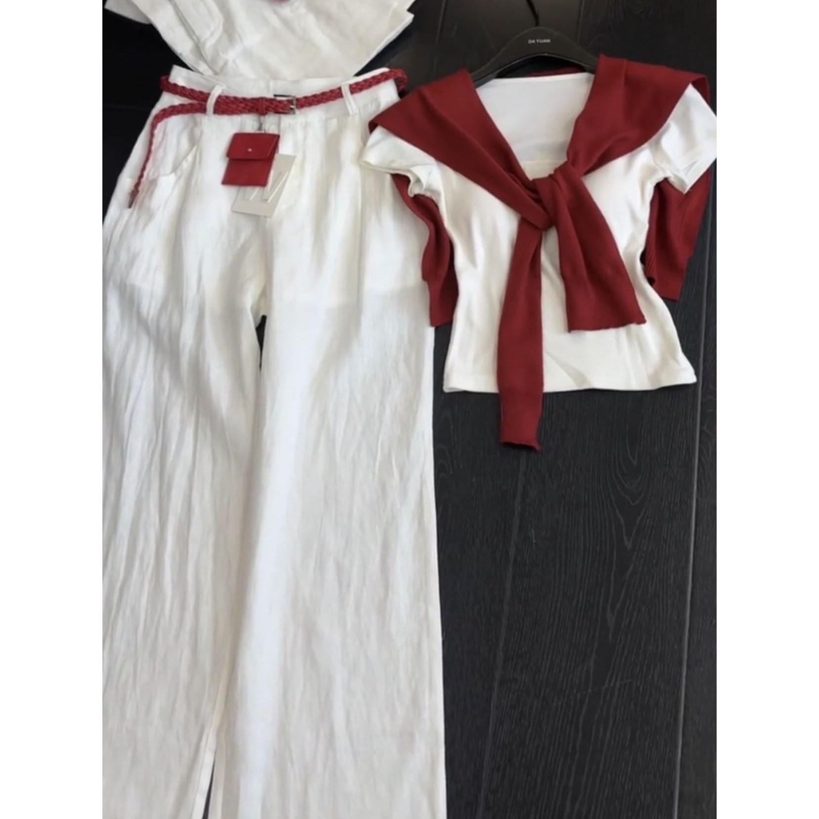 2026春夏新款韩系简约气质白色短袖t恤红色披肩高腰休闲裤套装,女装/女士精品,时尚套装,淘宝优惠券,粉丝福利购,淘宝优惠卷