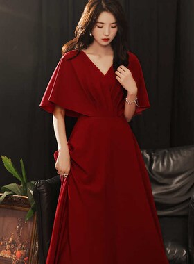 红色连衣裙长裙大码胖mm2025春秋薄敬酒服新娘加肥显瘦订婚礼服女