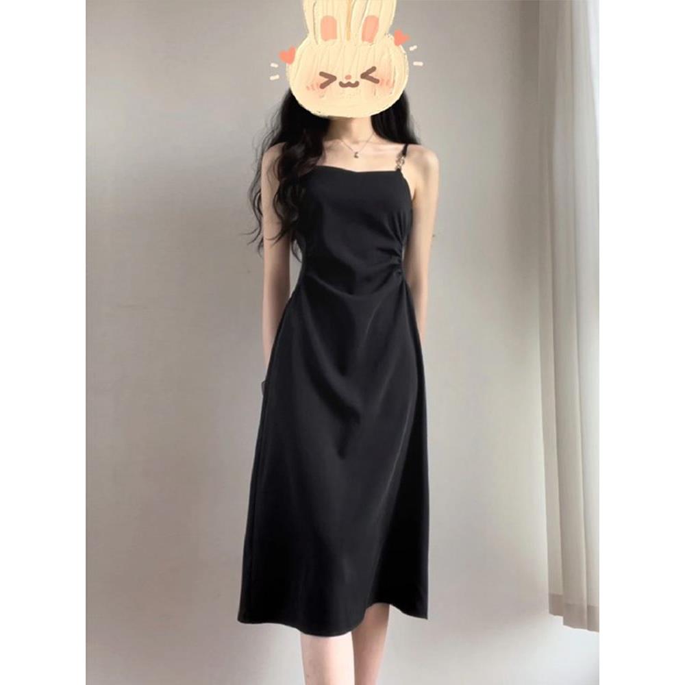黑色吊带连衣裙子女夏季2024新款修身显瘦高级感长裙赫本风小黑裙