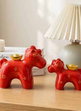 红色陶瓷小马摆件马上有钱招财
