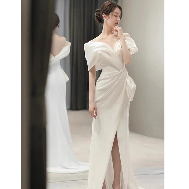 极速一字肩白色轻婚纱旅拍法式轻奢小G众高端订婚鱼尾晚礼服裙艺