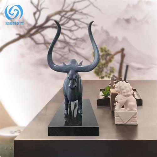 创意黄铜小牛雕塑摆件家居客厅玄关电视酒柜书房办公室茶几装饰品