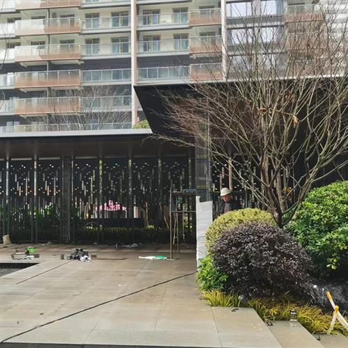 不锈钢门头小区入口门头大型不锈钢制作不锈钢风雨连廊扶梯框架