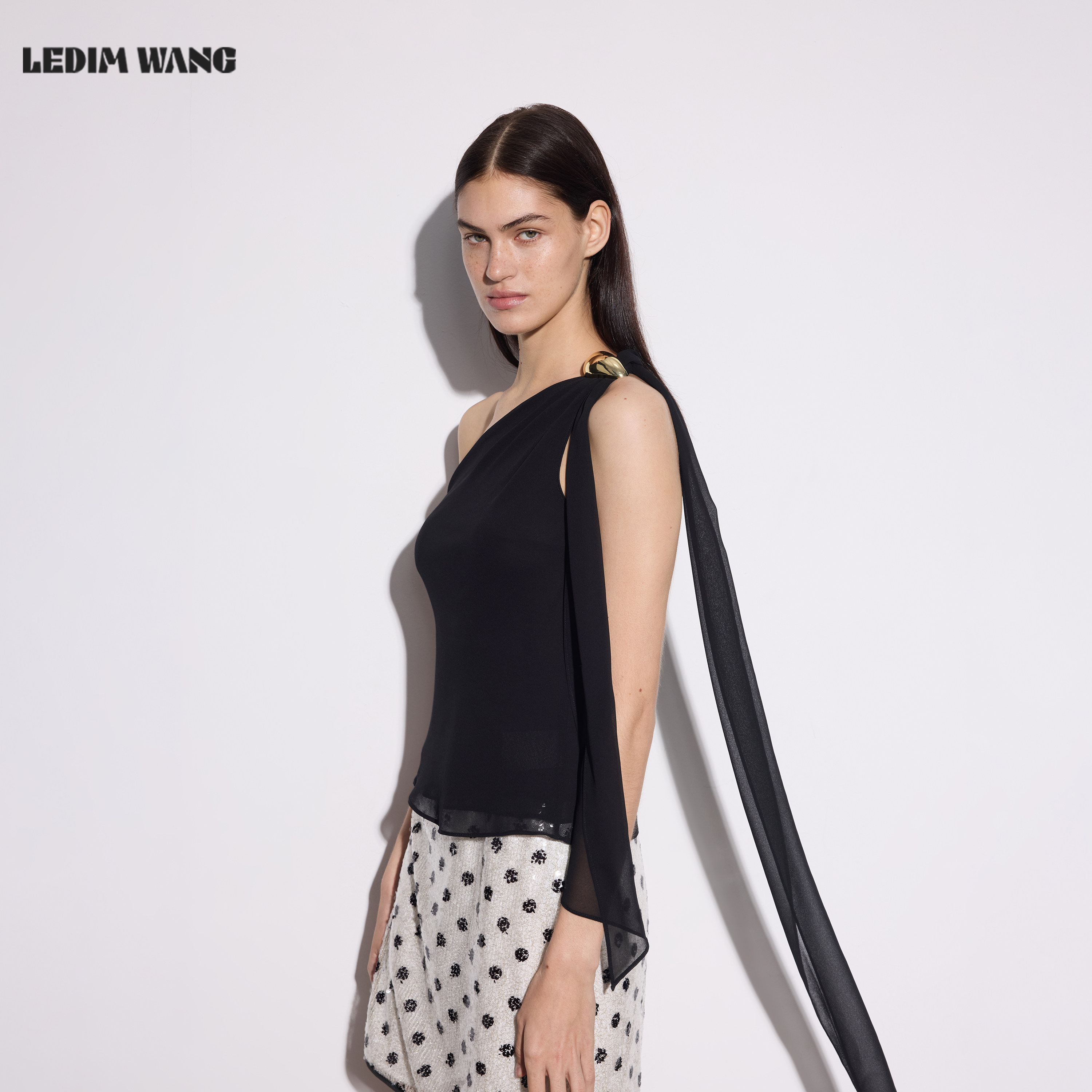 LEDIM WANG金扣斜肩飘带雪纺吊带背心女26夏新款黑色修身薄款上衣