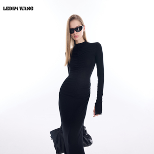 LEDIM WANG莱赛尔木耳边连衣裙女2026春季新款修身长袖黑色长裙