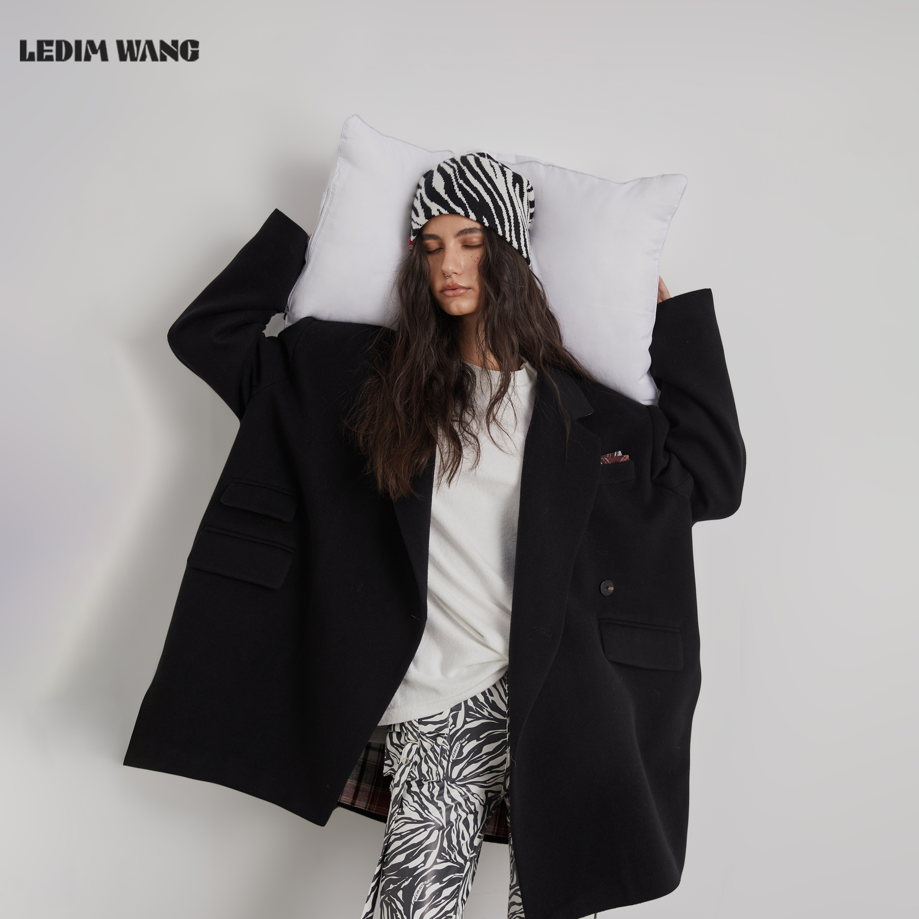 LEDIMWANG不对称羊毛开叉大衣