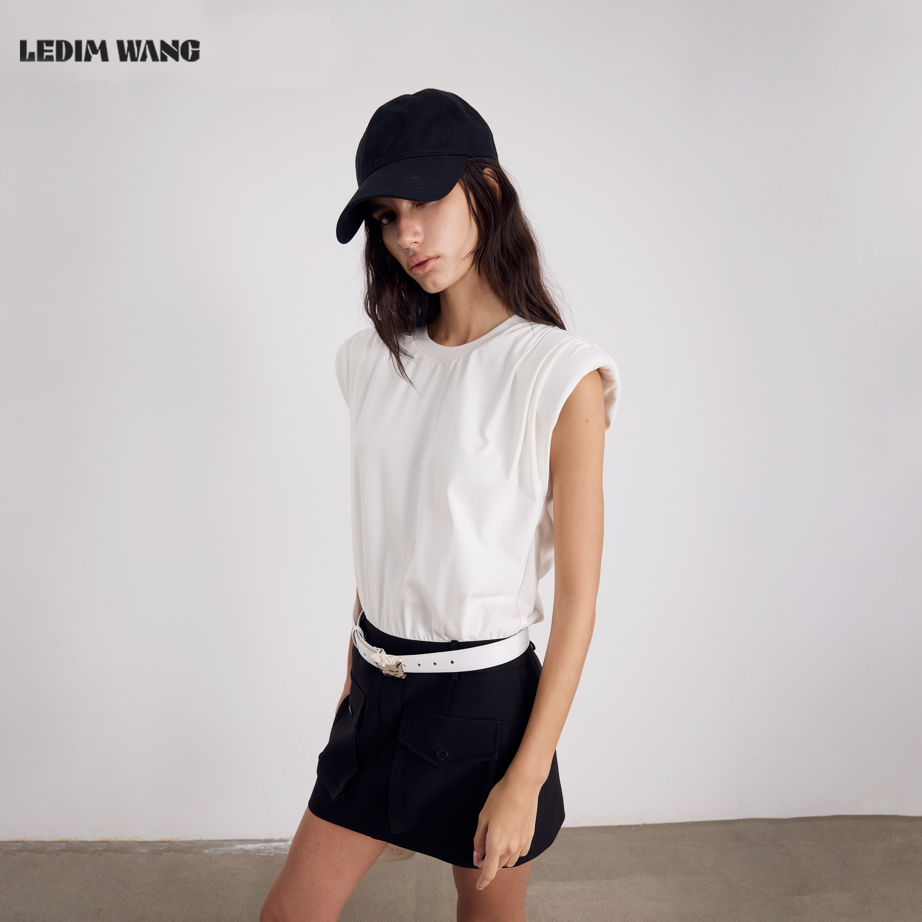 LEDIM WANG简约无袖直筒连衣裙女黑白气质日常通勤短裙26夏新款