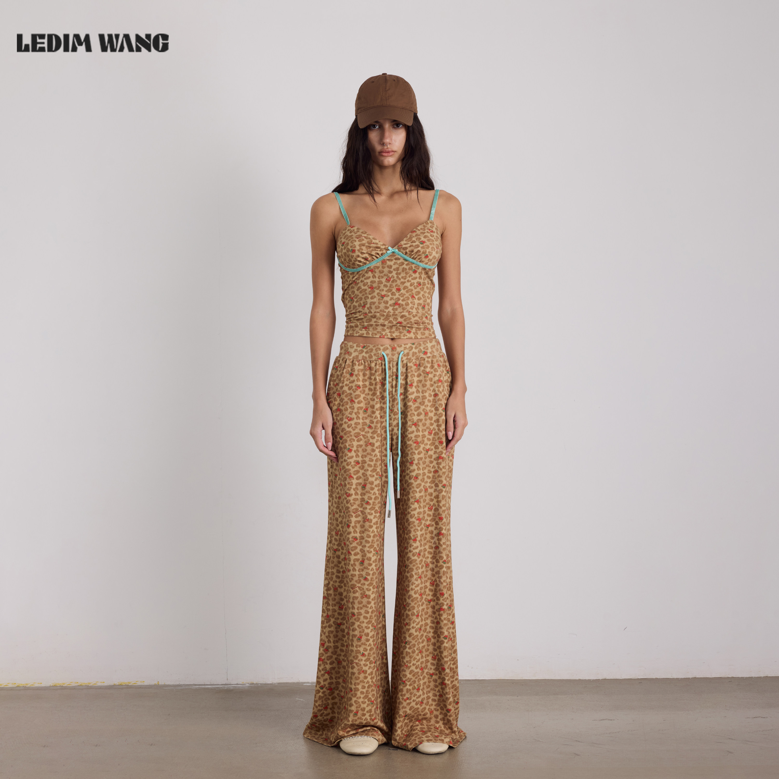 LEDIM WANG草莓豹纹印花睡衣居家服套装女修身吊带休闲裤26夏新款