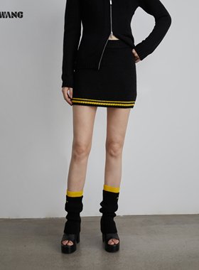 LEDIM WANG红标/撞色拼条针织半身裙女2025秋冬新款黑色直筒短裙