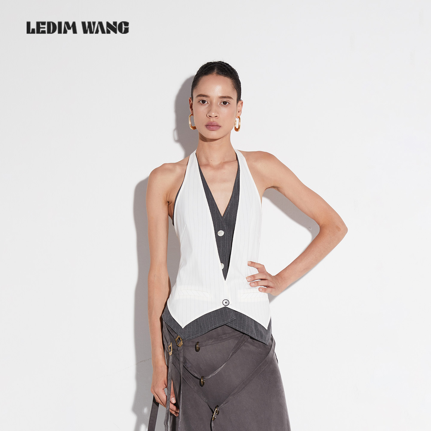 LEDIM WANG黑标/高智风假两件条纹挂脖马甲女2025秋新款修身上衣