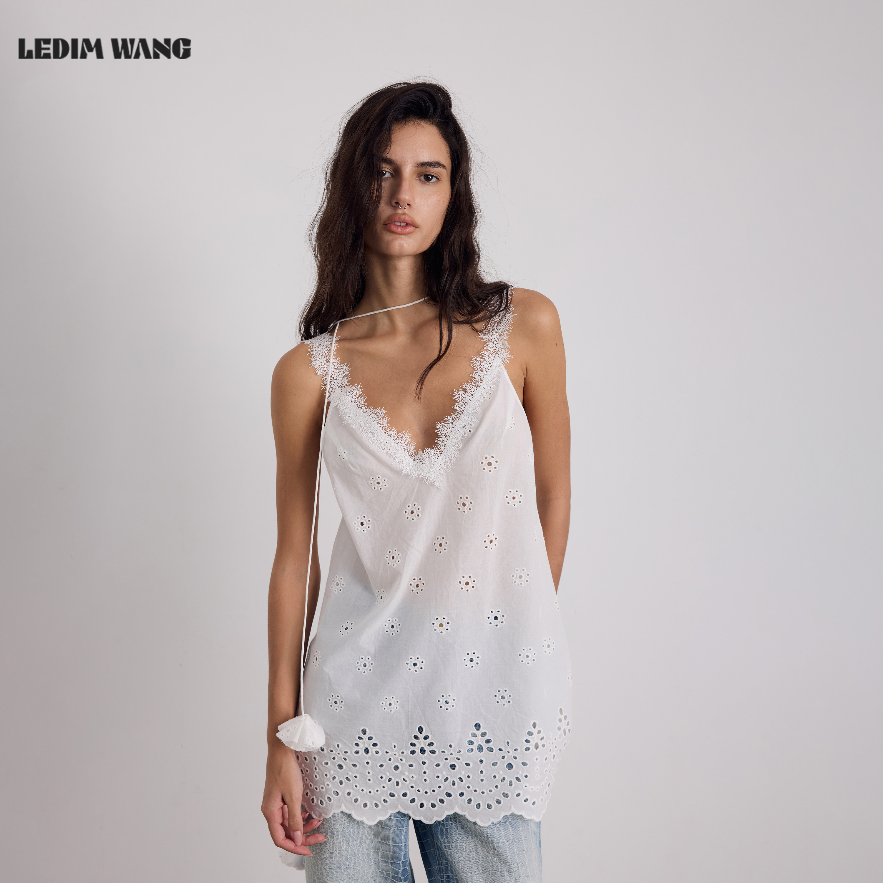 LEDIM WANG蕾丝花边V领吊带背心女内搭外穿度假直筒上衣26夏新款