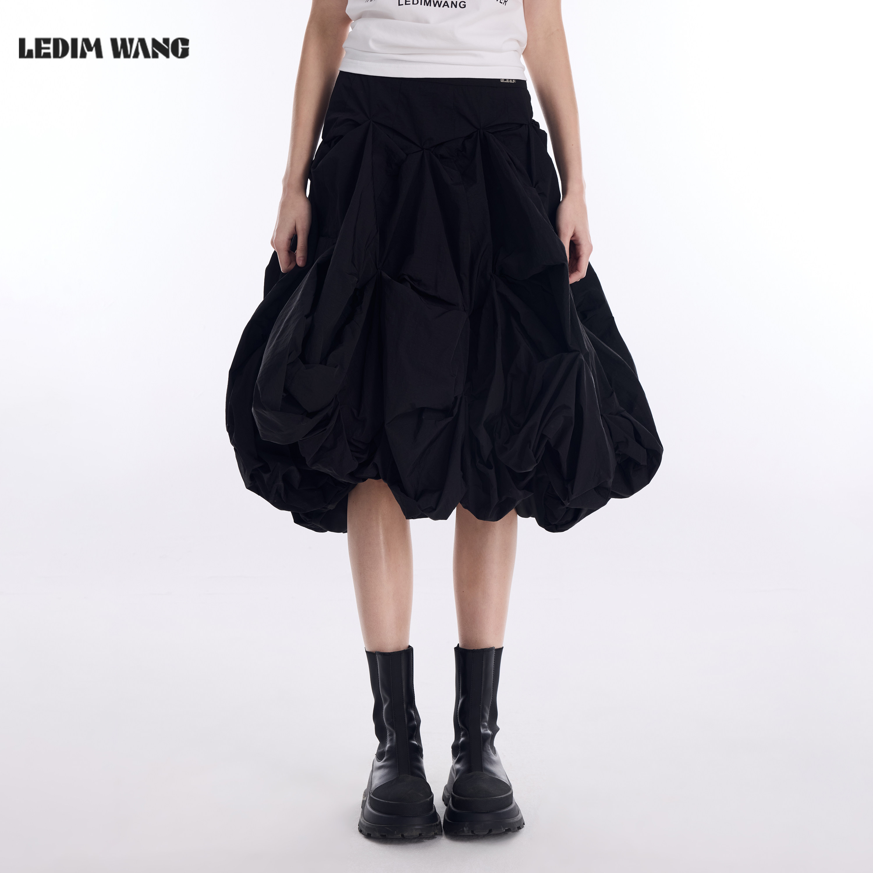 LEDIM WANG立体褶皱黑色半身裙女2026夏季新款A字不规则中长裙