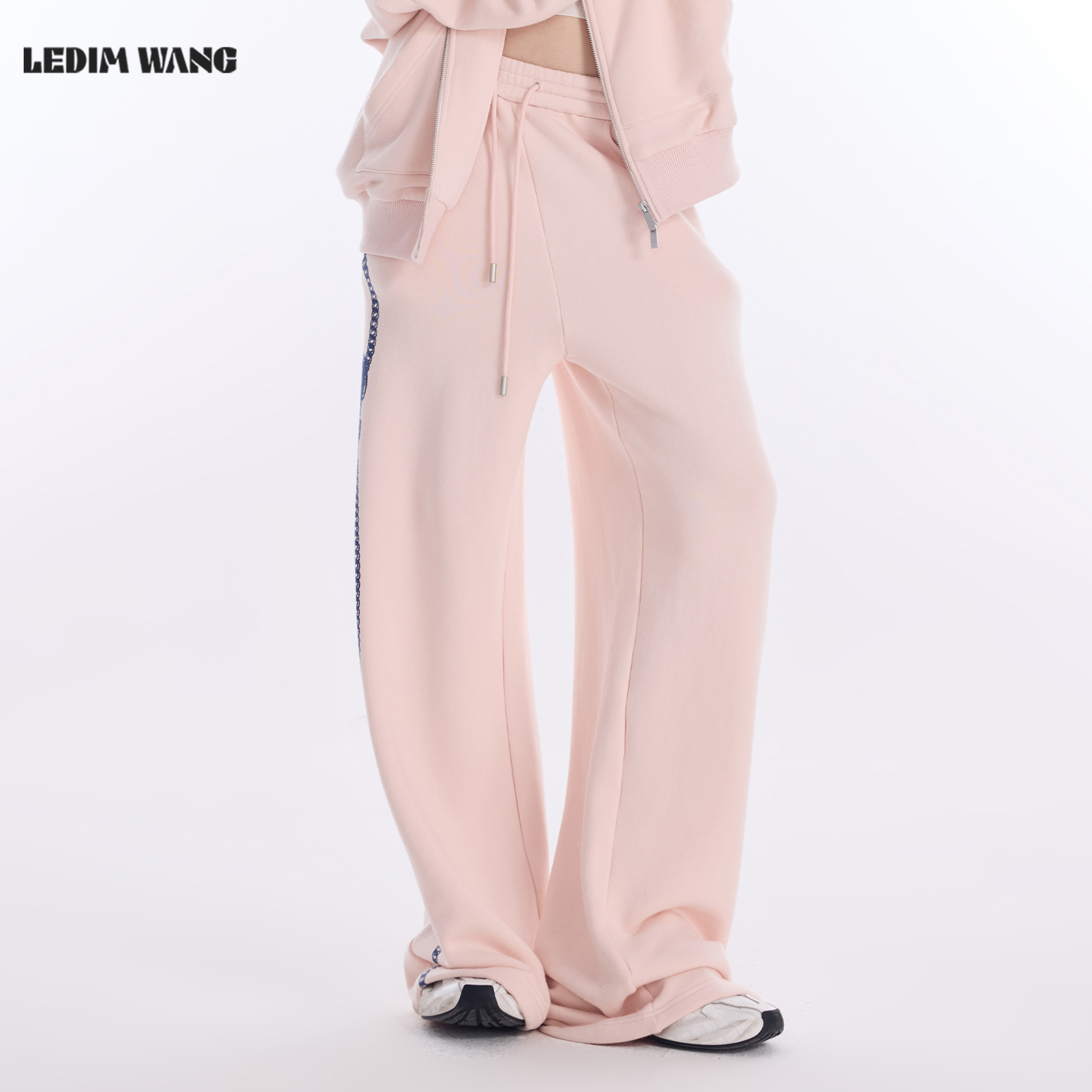 LEDIM WANG链条字母印花休闲卫裤女2026春季新款粉色直筒弯刀长裤,女装/女士精品,卫裤,淘宝优惠券,粉丝福利购,淘宝优惠卷