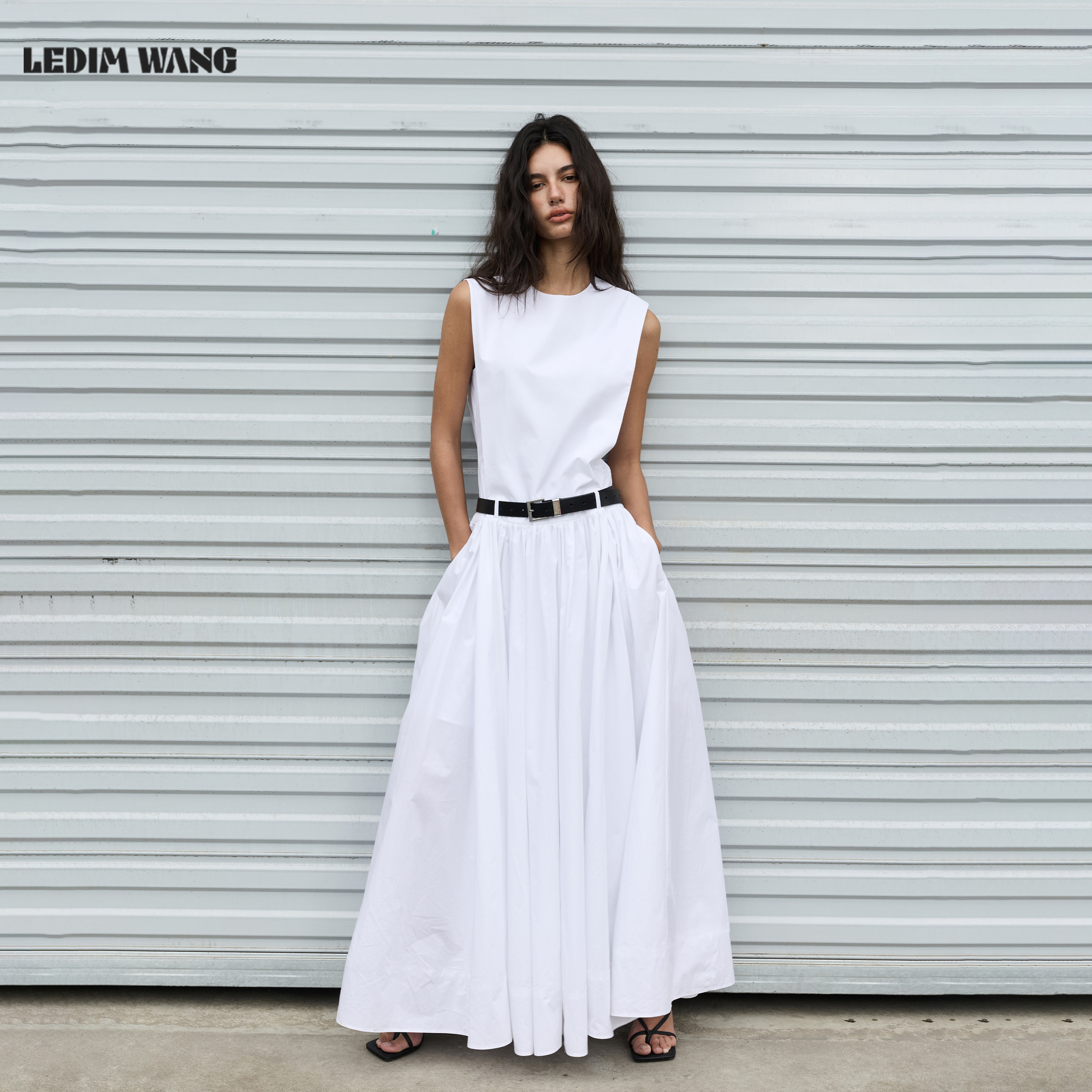 【明星同款】LEDIM WANG极简无袖连衣裙女夏新款白色收腰显瘦长裙