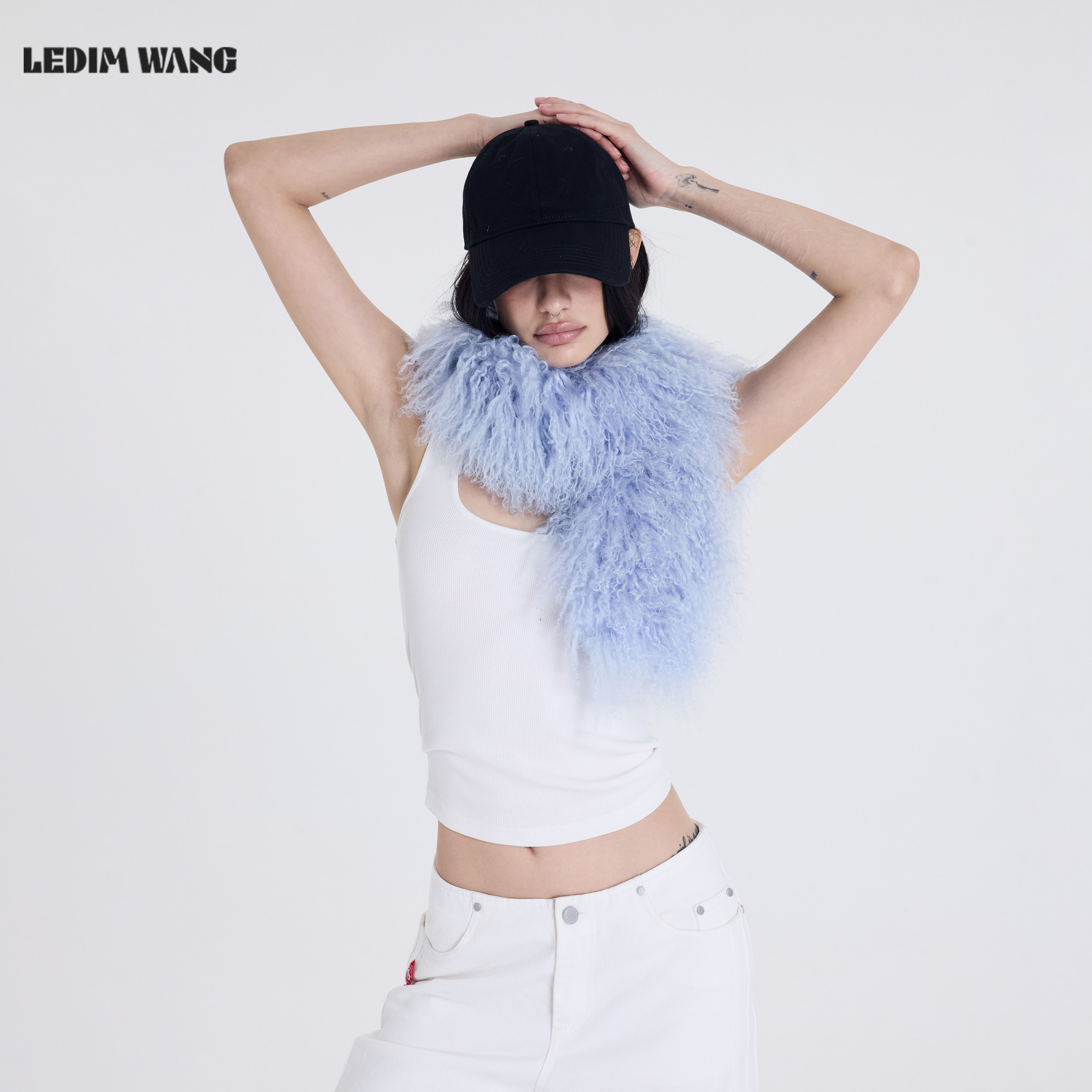 LEDIM WANG羊滩毛皮草围巾女秋冬新款亮蓝色轻奢披肩百搭单品配饰