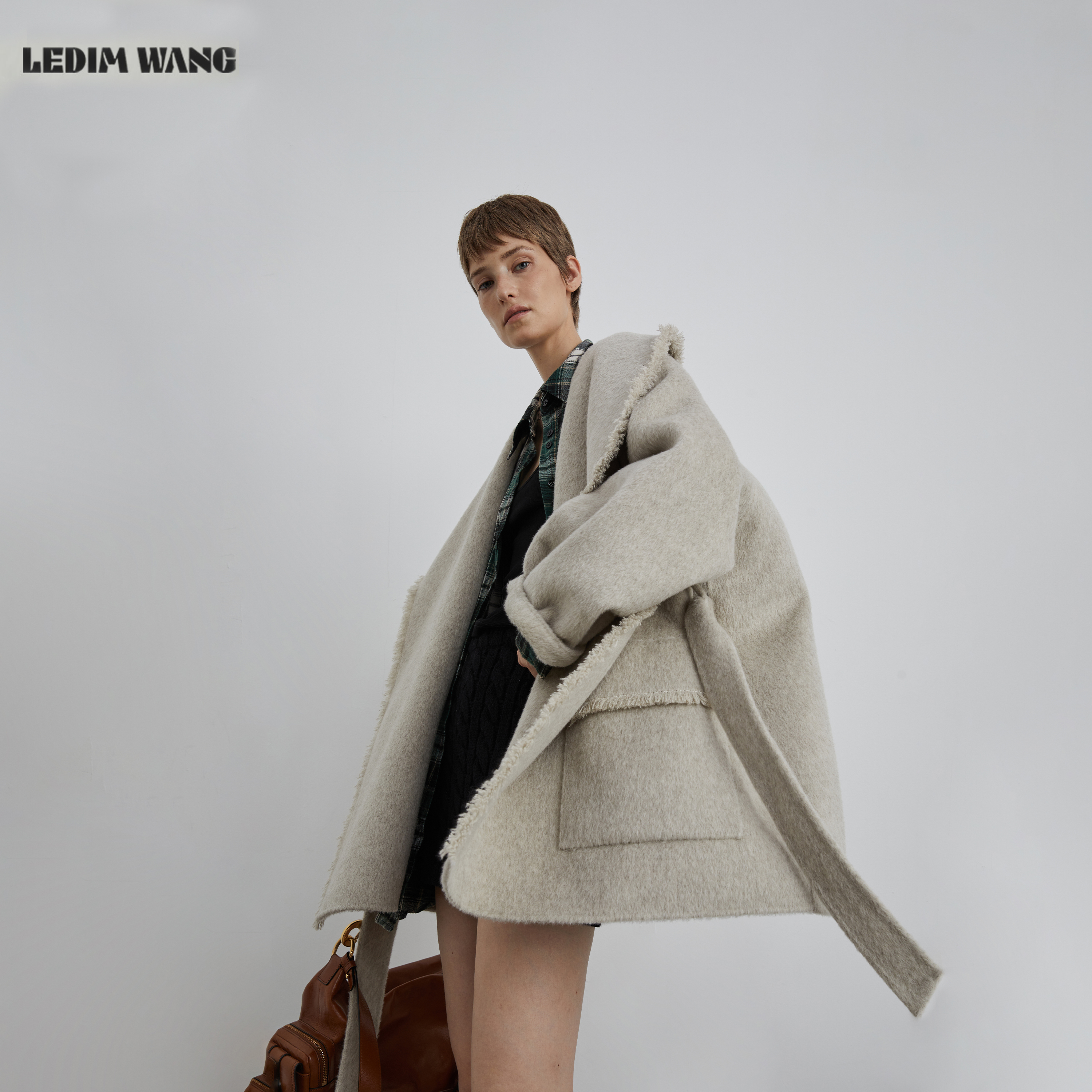 LEDIMWANG慵懒阔版中长款大衣