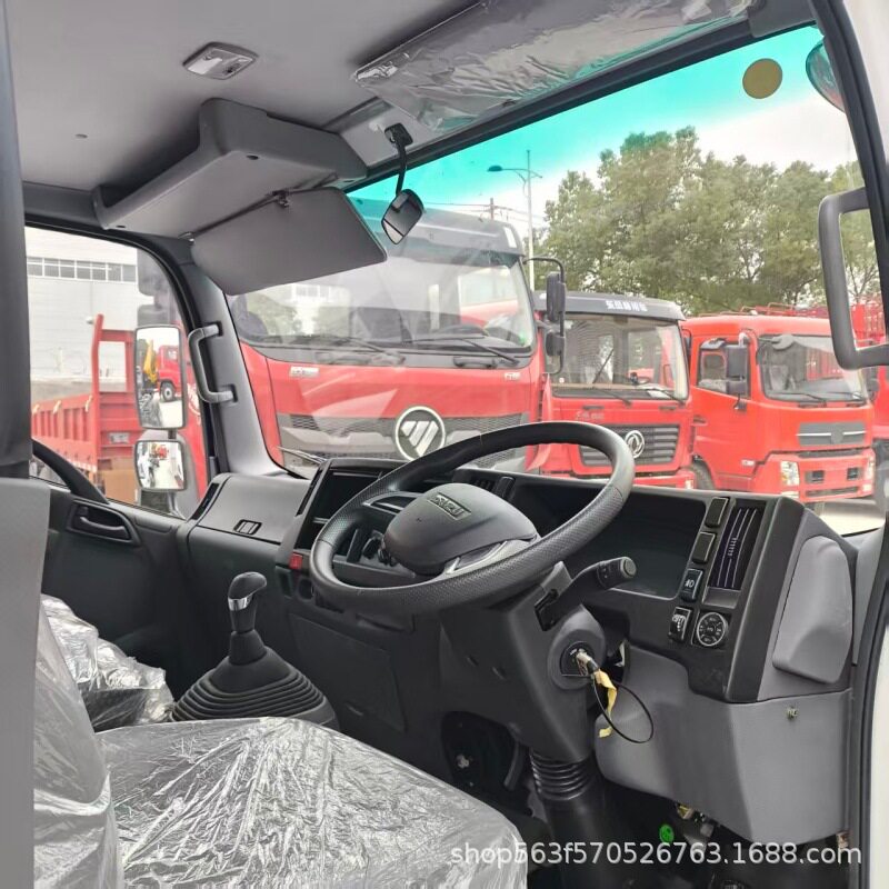 ISUZUELFKV100右驾运兵车
