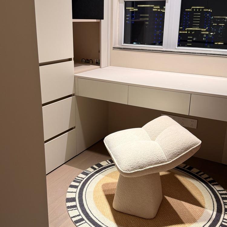 轻奢家用客厅卧室旋转化妆椅设计师创意小化妆凳美甲凳梳妆台椅子