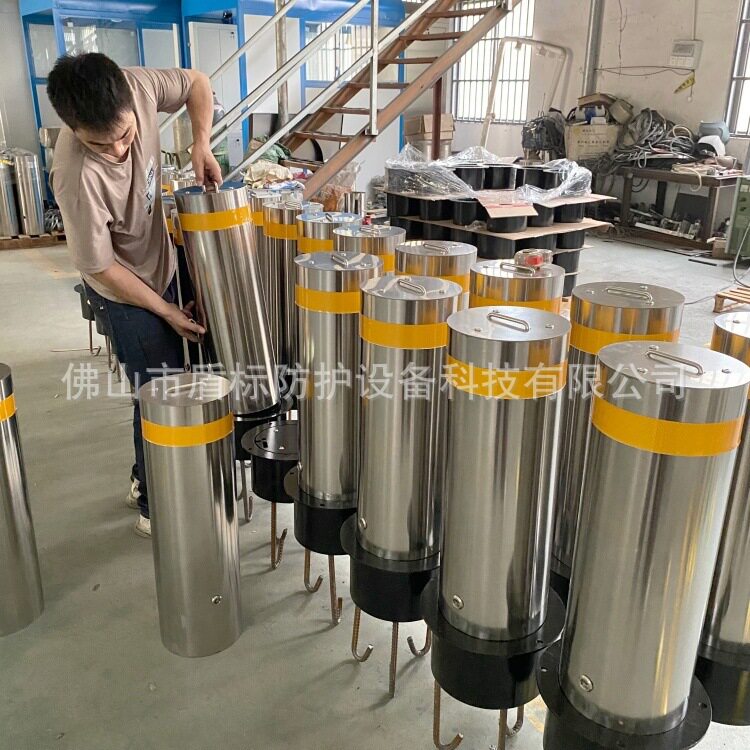 手动拆卸型挡车设备不锈钢加厚手提防撞路桩埋地式警示护柱现货