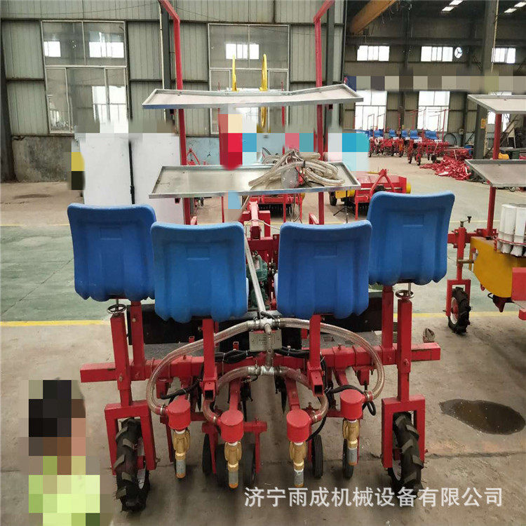 全自动蔬菜移栽机 辣椒包菜种植移苗机 覆膜浇水种植机
