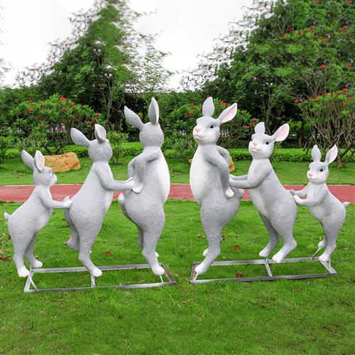 花园卡通兔子摆件玻璃钢动物雕塑户外园林景观小品幼儿园庭院装饰