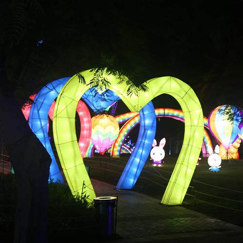 自贡灯会厂家制作各种彩灯花灯组合节庆假日元宵花灯爱心通道摆件