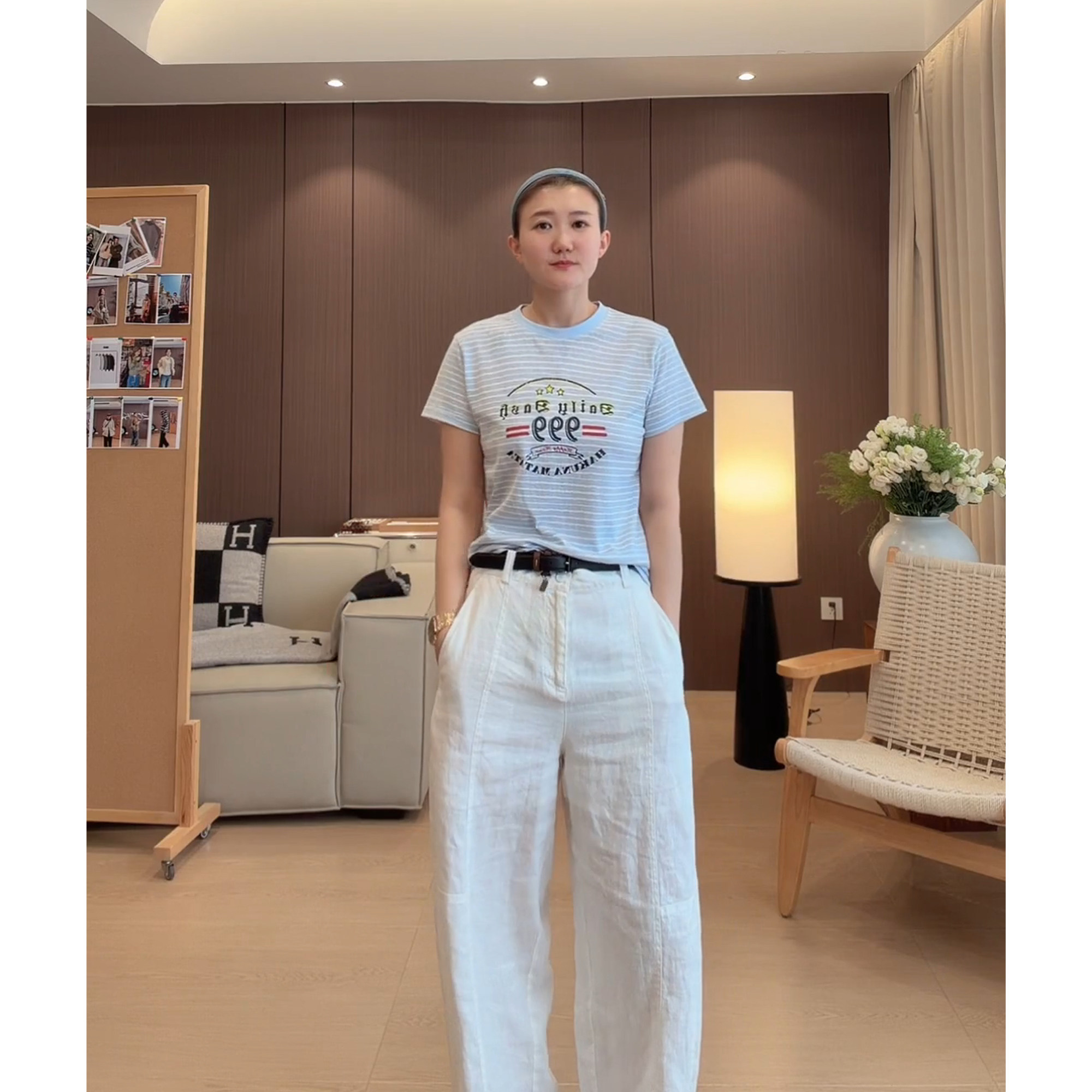 爱自然AJDE 天丝亚麻桑蚕丝撞色短袖T恤女夏季通勤风字母印花上衣 - 实物图