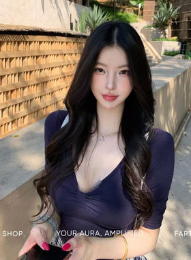 夏季别致设计感纯色半袖T恤女性感辣妹风深V领修身小个子上衣ins