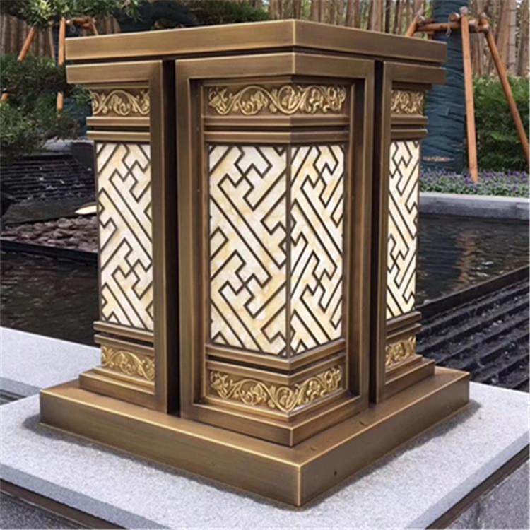 厂家生产柱头灯 玻璃面发光壁灯 玻璃钢草坪灯 300方太阳能柱头