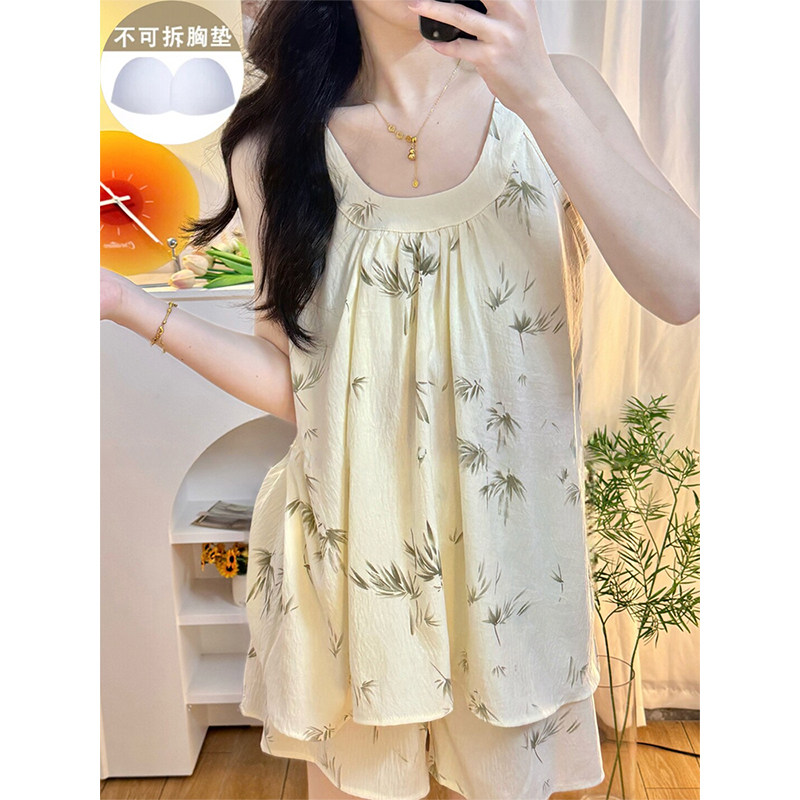 女士薄款家居服带胸垫一体睡衣女款夏季2026新款吊带挂脖短裤套装