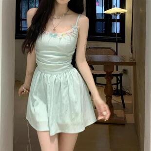立體蝴蝶性感露背吊帶連衣裙女夏季 甜辣顯瘦長(zhǎng)裙小眾收腰a字裙子
