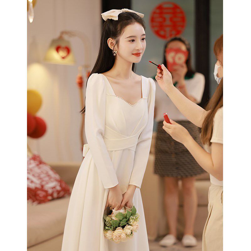 白色法式晚礼服气质宴会轻奢领证小白裙缎面轻婚纱登记订婚连衣裙