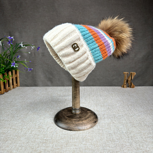 秋冬新款真貉子毛球帽女彩虹条纹保暖针织帽学生游玩骑行百搭护耳