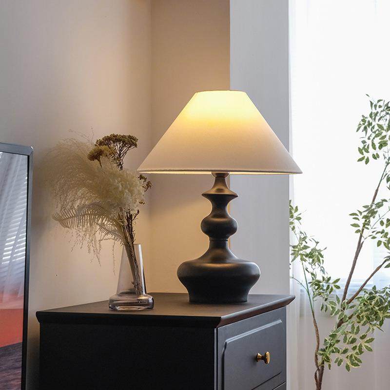 法式复古卧室床头台灯高级感创意个性氛围灯美式中古客厅装饰台灯