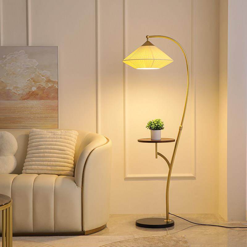 法式中古落地灯客厅卧室沙发旁摆件设计高级感轻奢侘寂风立式台灯