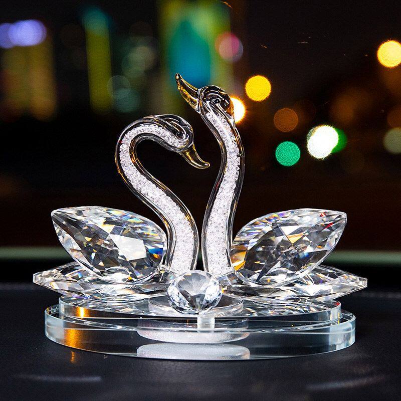 现货速发汽车摆件水晶天鹅情侣可爱个性座车载水晶车内装饰品中控