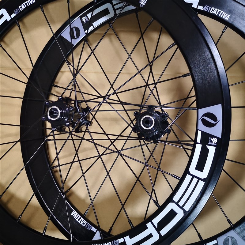 极速DECA铝合金4l06 451碟刹 20寸轮组8-11速公路折叠车高框刀圈