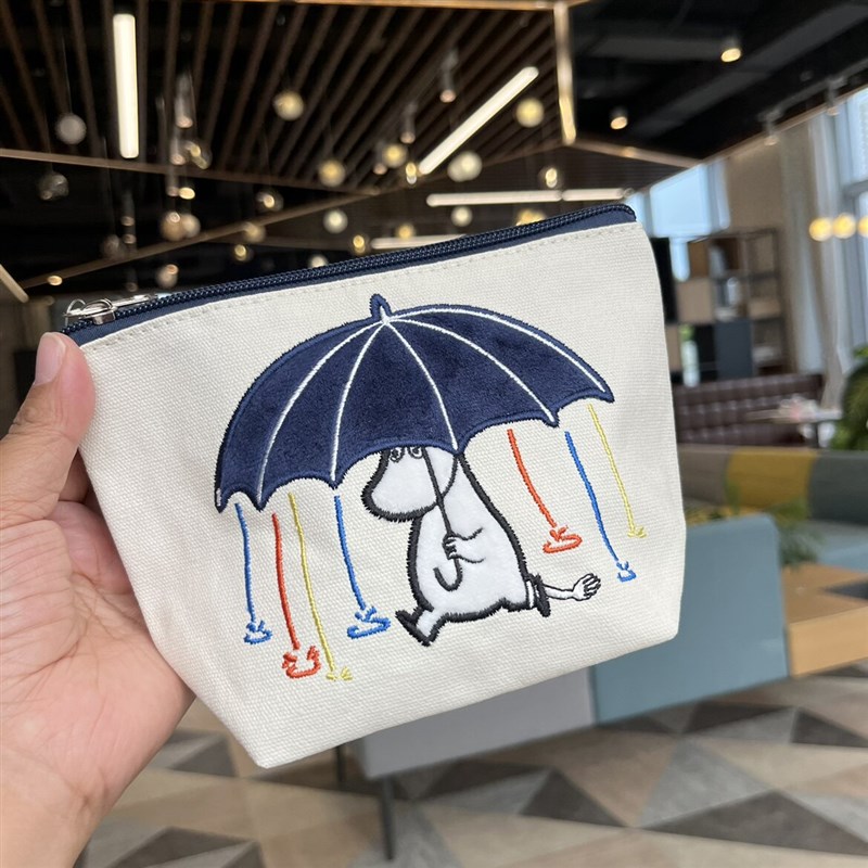 速发2年新款姆明亚美豆龙刺绣帆布零杂物包