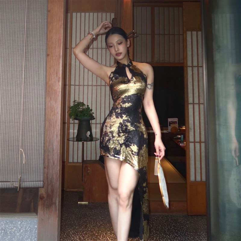 速发优雅性感复古印花挂脖式连衣裙夏季镂空包臀改良旗袍长裙子