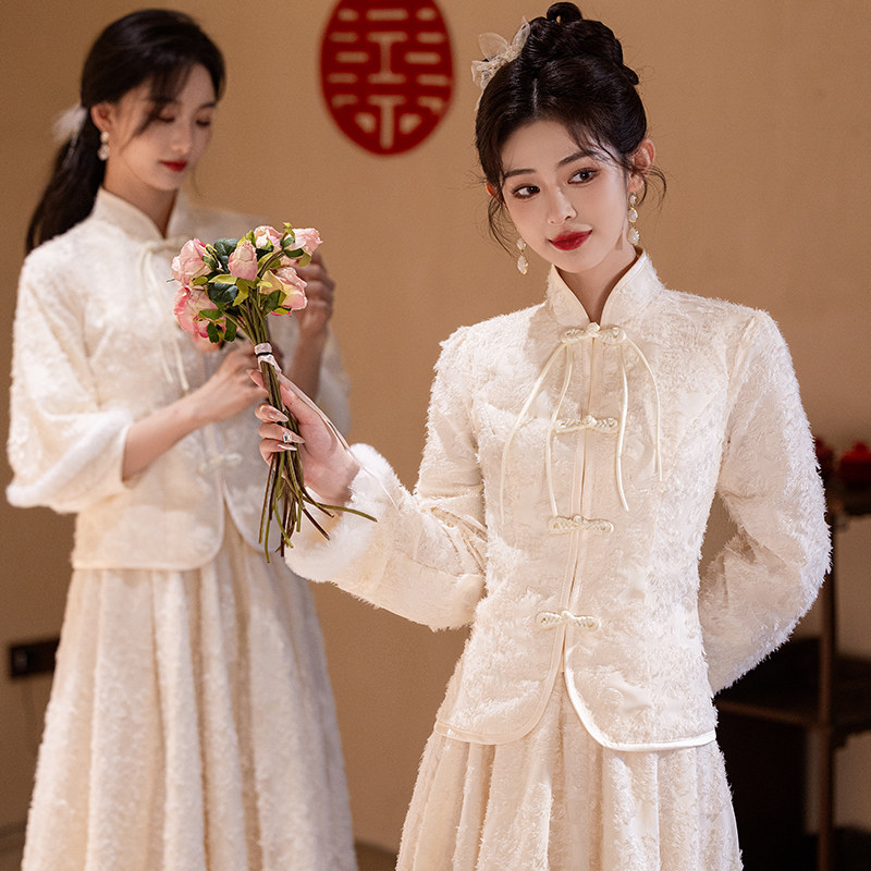速发香槟色新中2伴娘服20姐4新款冬季加厚保暖中国风式妹团礼服裙